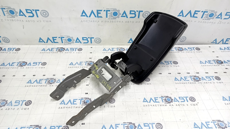 Подлокотник Lincoln MKC 15-19 кожа черная, царапины