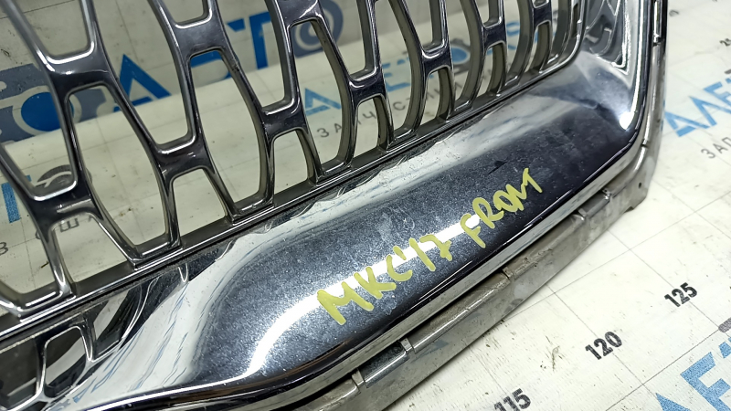 Решетка радиатора grill Lincoln MKC 19-19 хром, с эмблемой, тычки на хроме