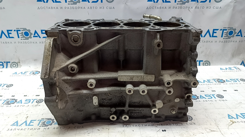 Блок цилиндров голый Ford Focus mk3 11-16 дорест 2.0 под расточку, в 1 и 2 цилиндре задиры