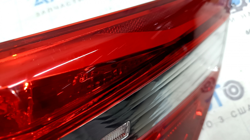 Фонарь внешний крыло правый Toyota Avalon 13-15 царапины