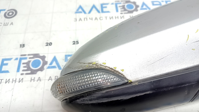 Зеркало боковое правое в сборе Toyota Avalon 13-18 9 пинов, подогрев, поворотник, серебро, потерто, дефект краски, в клее