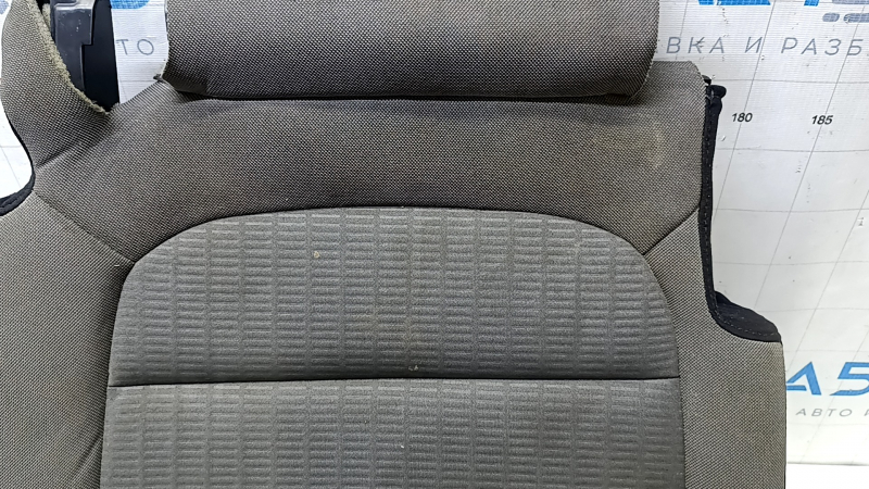 Обшивка подушки заднего сиденья 2-го ряда правая Ford Escape MK4 20-22 ткань серая с черным, под чистку