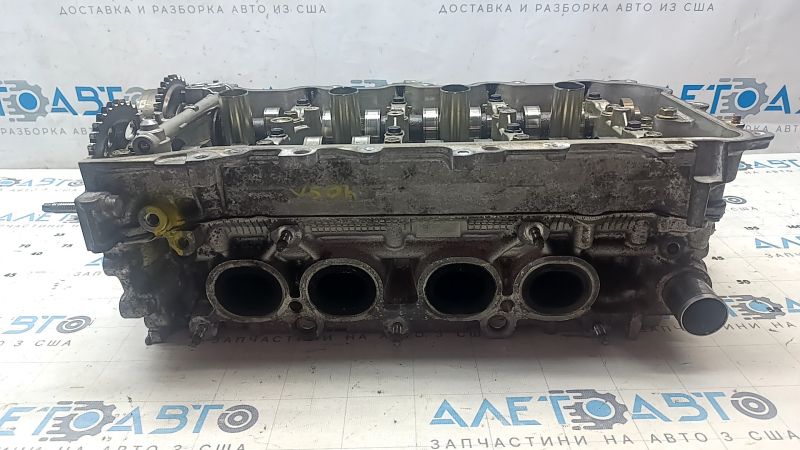 Головка блока цилиндров Toyota Camry 2012 года, расположение клапанов.