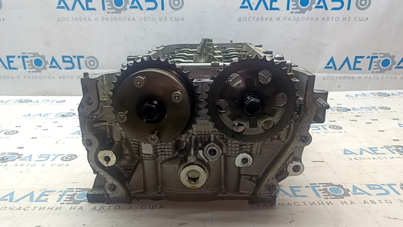 Части головки блока цилиндров Toyota Camry V50, вид спереди.