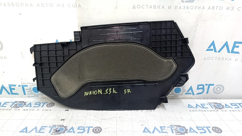 Накладка центральной консоли боковая правая Toyota Avalon 13-14 черная, надломано крепление