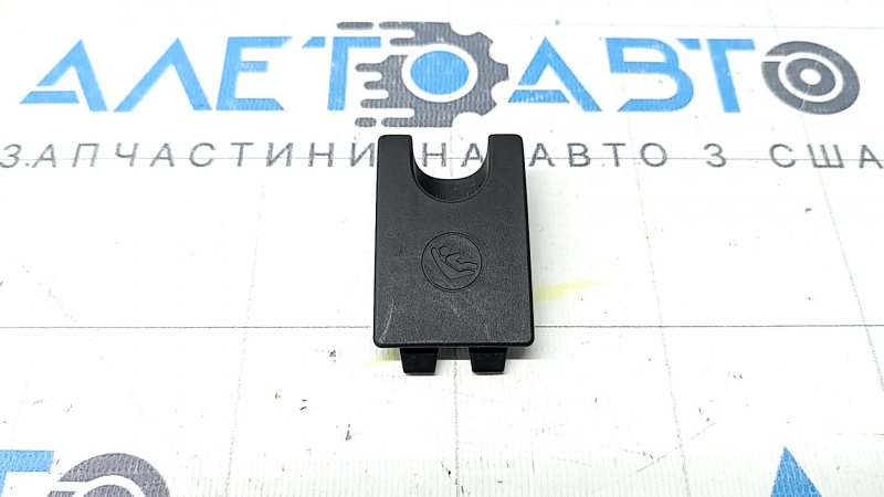 Заглушка Isofix заднего ряда сидений Toyota Camry v70 18-24 черная