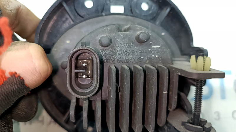 Противотуманная фара птф правая Jeep Cherokee KL 19 LED, песок