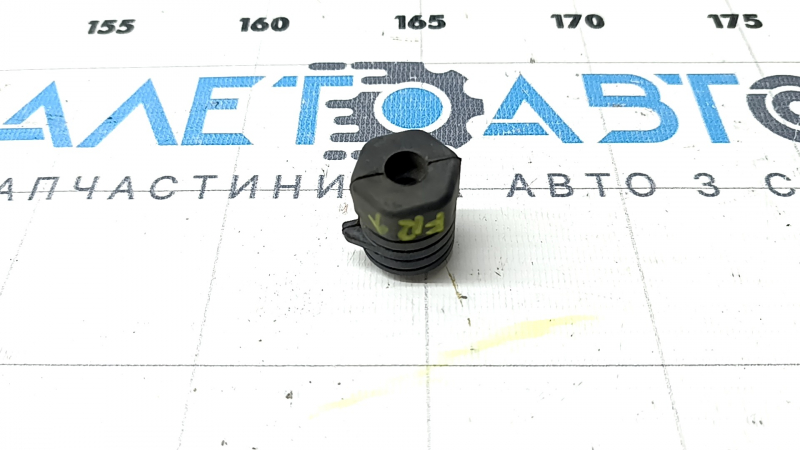 Отбойник капота правый Mazda CX-50 23-26 на капоте