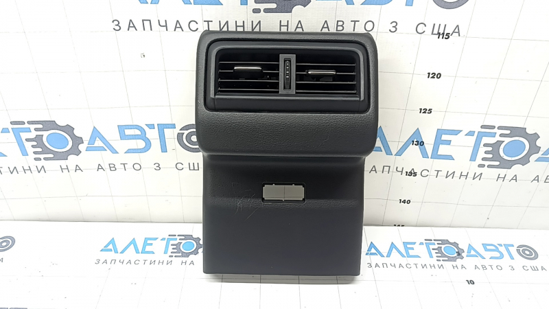 Накладка центральной консоли задняя Mazda CX-50 23-26 черная с дефлектором, без порта зарядки, царапины