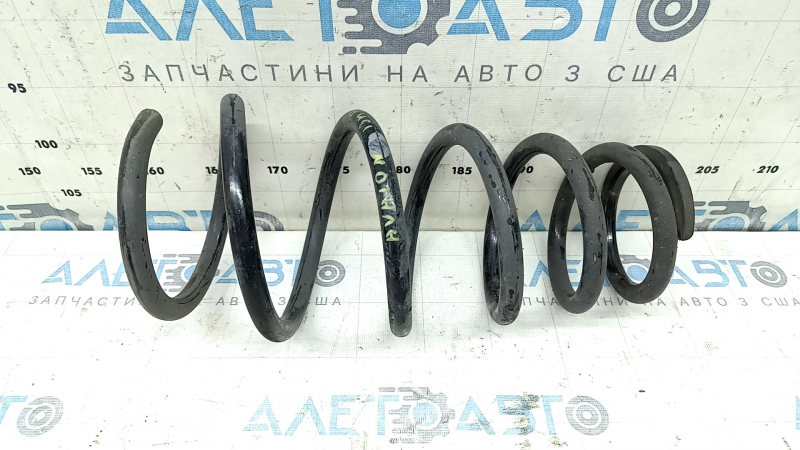 Пружина задней подвески для Toyota Avalon 2013-2015, состояние отличное.