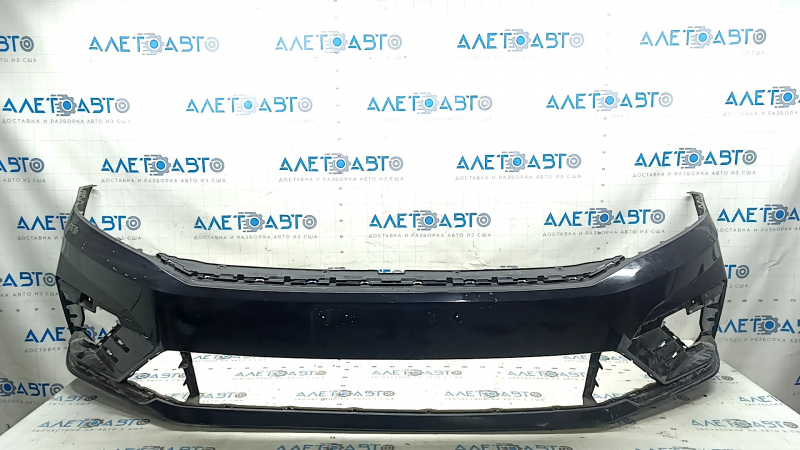 Бампер передний голый VW Passat b8 16-19 USA R-Line, без креплений, потертость, песок, незаводские отверстия