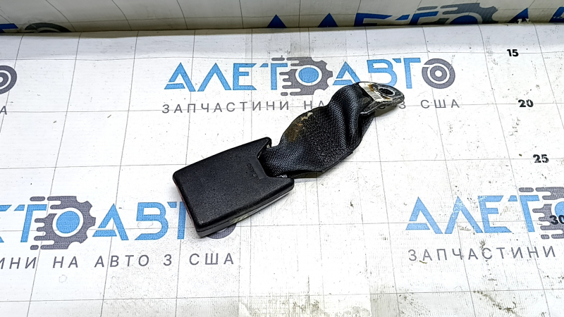 Защелка заднего ремня безопасности левая Nissan Rogue 14-20 черная
