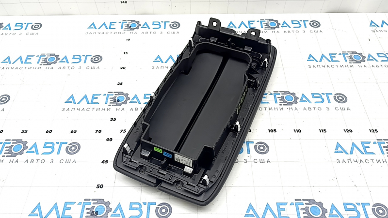 Подлокотник центральной консоли Mazda CX-50 23-26 кожа черная