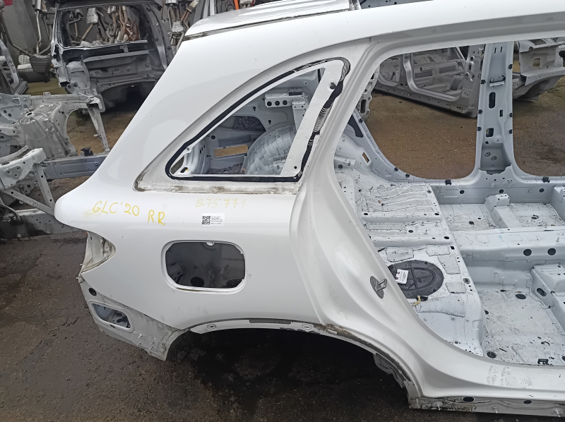 Четверть крыло задняя правая Mercedes GLC-class X253 2016-2022, белая, в хорошем состоянии.