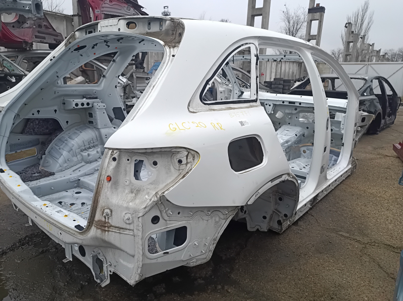 Кузов-жесть для Mercedes GLC-class 16-22, без дефектов, готов к установке.