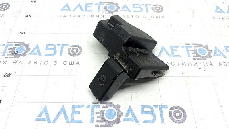Крышка плюсовой клеммы Mazda CX-50 23-26