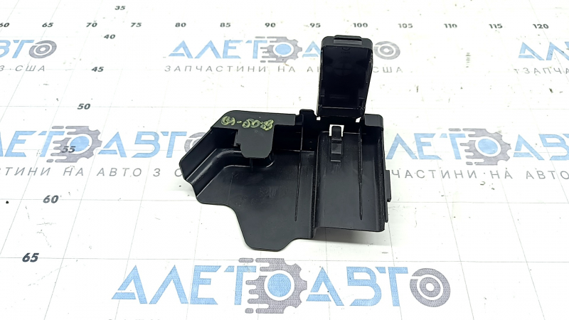 Крышка плюсовой клеммы Mazda CX-50 23-26