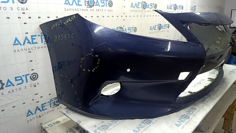Детальный вид переднего бампера Lexus ES300h 13-15, с отметками