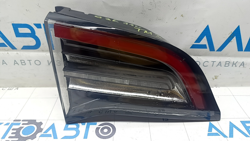 Фонарь внутренний крышки багажника левый Tesla Model 3 18-23 тип 2, трещины, царапины