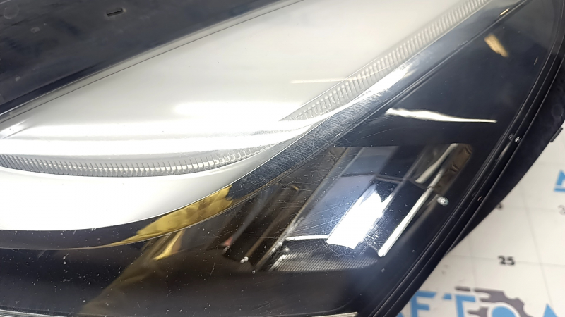 Фара передняя левая Tesla Model 3 18-20 LED с креплением, песок, царапины
