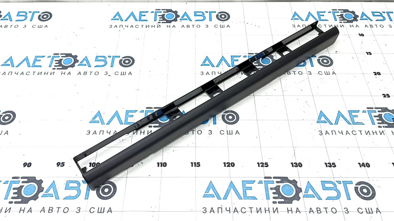 Накладка салазки пассажирского сиденья правая Volvo XC90 16-26 черная
