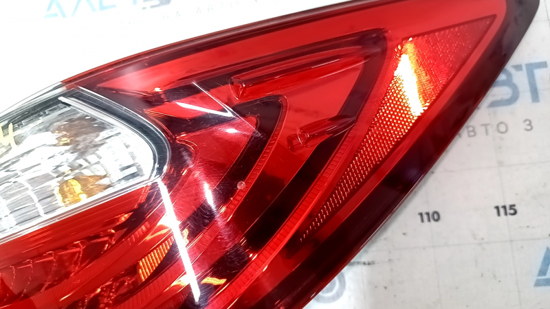 Фонарь внешний крыло правый Lexus ES300h ES350 13-15 дорест, царапины, отколот угол