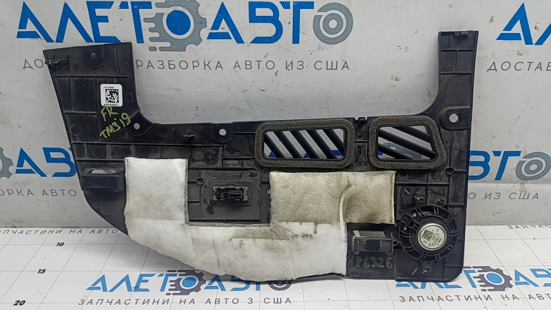 Накладка подушки безопасности колени пассажира Tesla Model 3 18-23 черная, с динамиком и подсветкой, царапины