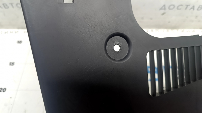 Накладка подушки безопасности колени водителя Tesla Model 3 18-23 черная, с подсветкой, царапины