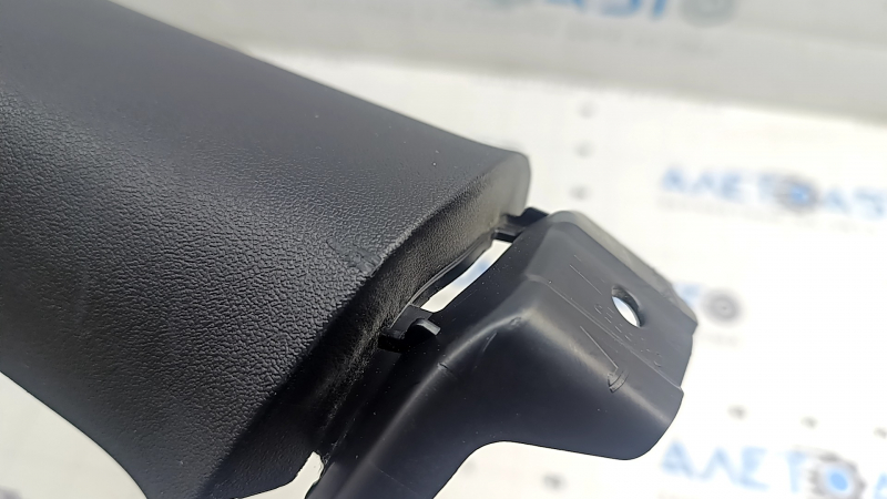 Накладка задней стойки правая средняя Tesla Model 3 18-23 черная, царапины