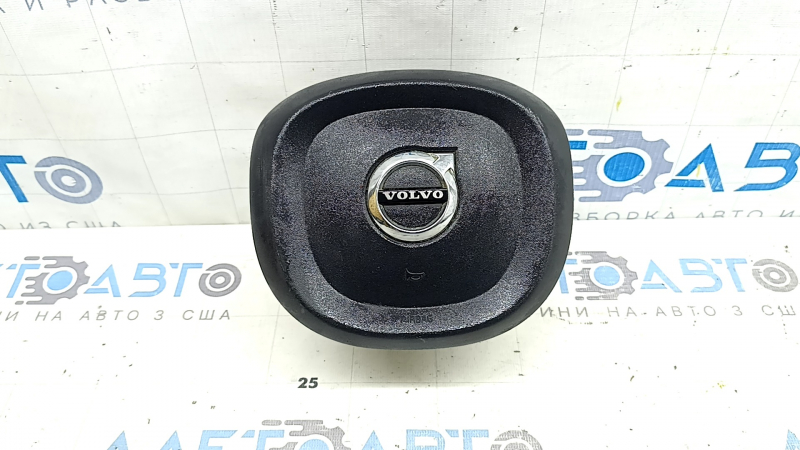 Подушка безопасности airbag для вождения в Volvo XC90, вид спереди
