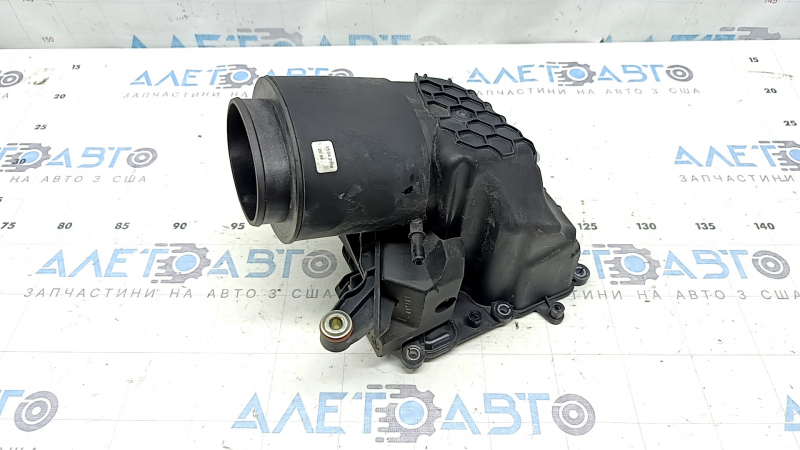 Воздуховод на компрессор Volvo XC90 16-22 T6 второй