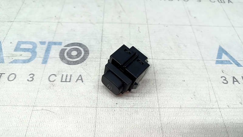 Кнопка центрального замка задняя правая Volvo XC40 19-22 черная
