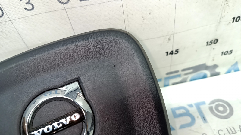 Деталь подушки безопасности рулевого колеса Volvo XC40 2019-2026, выявлен дефект