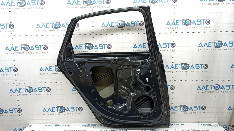 Дверь голая задняя левая Audi A4 B9 17-19 графит LX7L, вмятины
