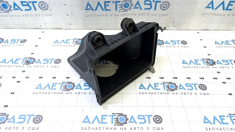 Нижняя крышка корпуса воздушного фильтра Mazda CX-30 20-25 2.5