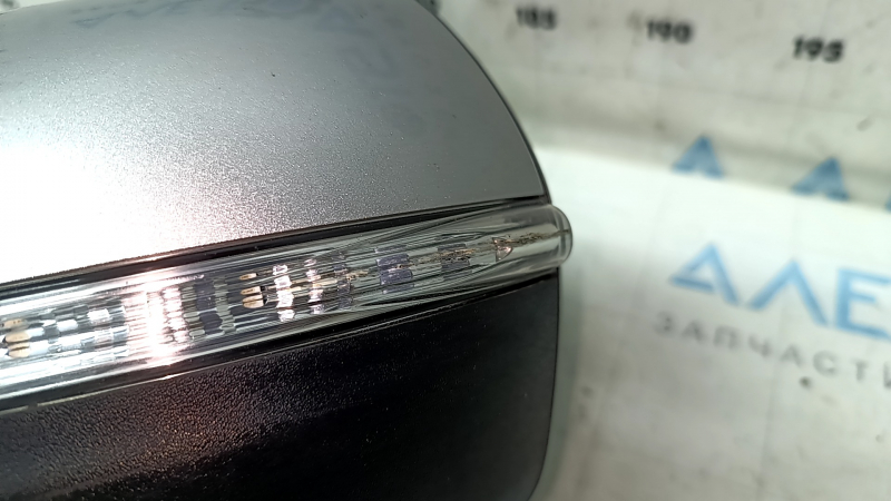 Зеркало боковое левое в сборе Ford Edge 19-24 14 пинов, BSM, подогрев, подсветка, автозатемнение, поворотник, серебро, царапины на поворотнике