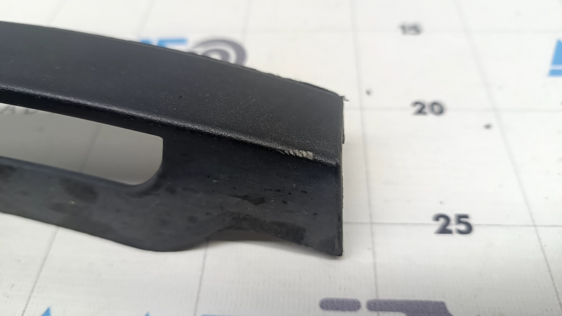 Накладка арки крыла передняя правая Tesla Model Y 20-25 структура, царапина, выгнута