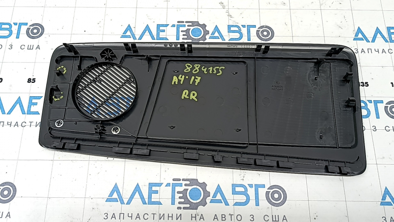 Сетка динамика задней полки правая Audi A4 B9 17-25 черная, Bang and Olufsen, сломаны крепления