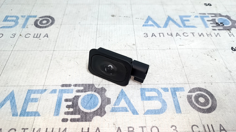 Кнопка ручки закрытия двери багажника Ford Edge 15-23 потерта