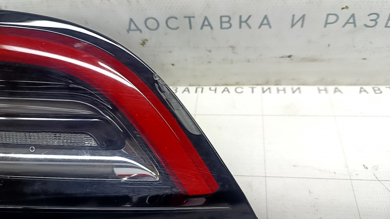 Фонарь внутренний крышка багажника левый Tesla Model Y 20-25 тип 1 царапины, отклеивается стекло