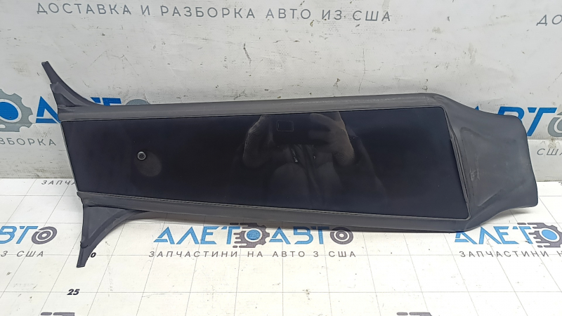 Отделка стоек центральной стойки для Tesla Model Y 2020-2025, вид спереди