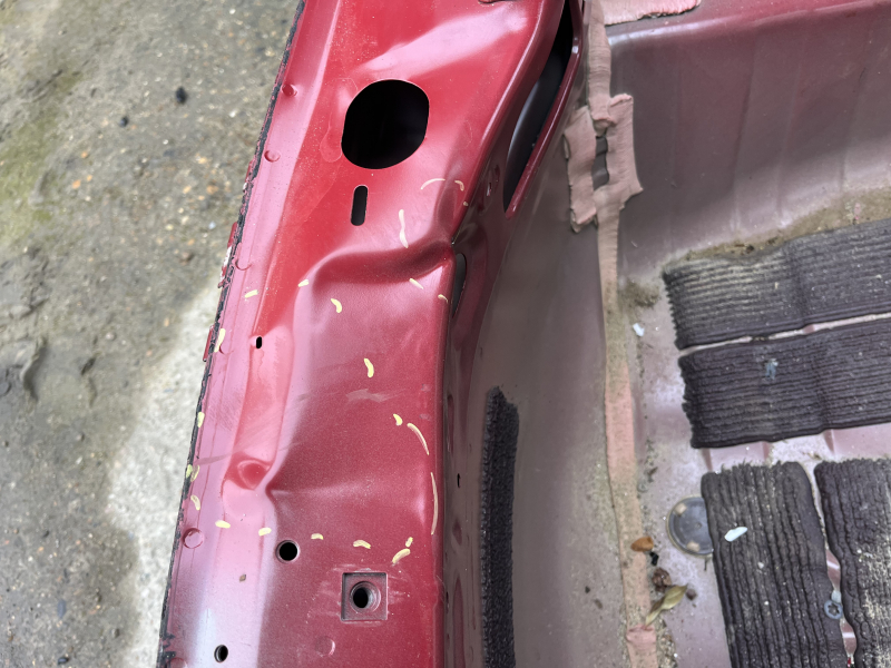 Задняя панель Buick Encore 13-22 на кузове, красная, замята