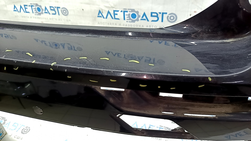 Бампер задний голый Volvo XC60 20-21 под парктроники, BSM и park assist, черный, царапины, тычки, потерт, надлом крепления