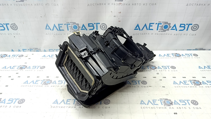 Корпус печки голый вентиляция Audi A4 B9 17-18