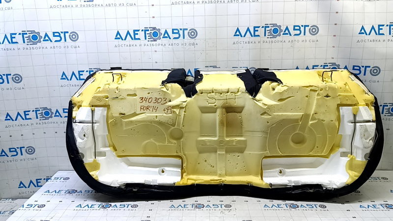 Обратная сторона подушки заднего сиденья Subaru Forester, показана конструкция и крепления.