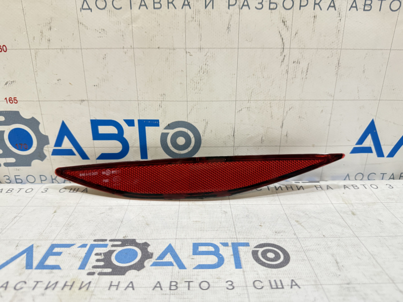 Отражатель задний левый VW Golf 15-19