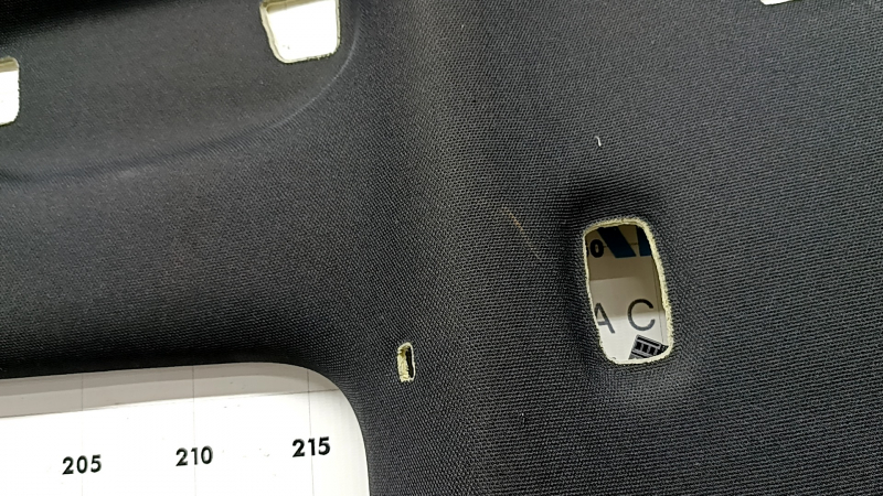 Детали обшивки потолка Mercedes E-class W213, вид с дефектами.