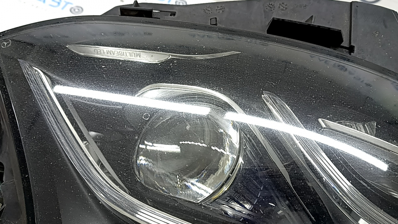 Фара передняя правая в сборе Mercedes W213 E 17-19 Multibeam LED, blue accents, под полировку, сломано крепление, микротрещины в стекле