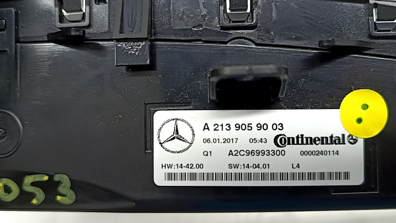 Управление климат-контролем Mercedes W213 E 17-23 сколы