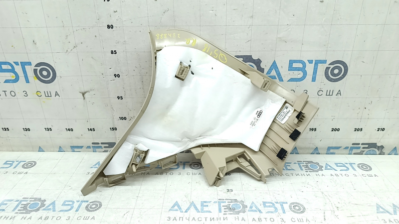 Накладка задней стойки за форточкой правая Audi Q5 80A 18-25 бежевая, царапина